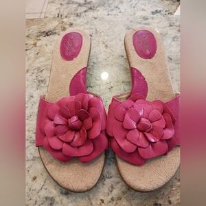 b.o.c. Pink Floral Sandals Super Cute. Super Comfortable. Sz 8 NWOT